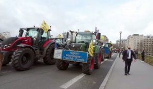 EN DIRECT Colère des agriculteurs : des tracteurs manifestent dans Paris