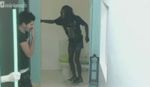 FX (secret story) se touchait dans les toilettes - Rewind