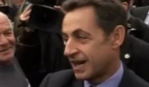 Sarkozy en banlieue: "Reste calme"