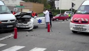 Avesnes accident RN2 Rotonde