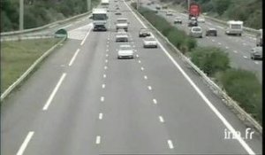 Il sauve un bébé sur une autoroute