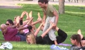 Heidi Klum fait du yoga