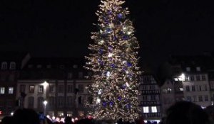 Le grand sapin de Strasbourg : la décoration - épisode 3/3 2010