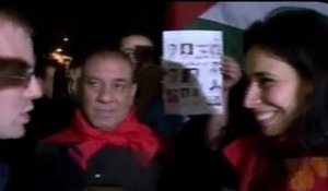 Des Egyptiens de Paris fêtent le départ de Moubarak