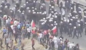 La police Bahreïni attaque les militants de la place de...