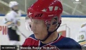 Hockey sur glace : Poutine enfile les patins - no comment