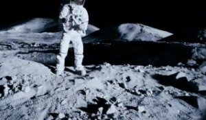 Apollo 18 - Official Trailer # 2 [VOST-HD]