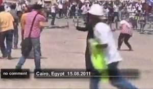 Affrontements au Caire en marge du procès... - no comment