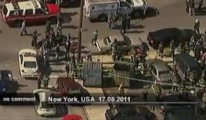 New York : un camion suspendu dans le vide - no comment