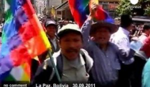 Des boliviens manifestent en soutien au... - no comment
