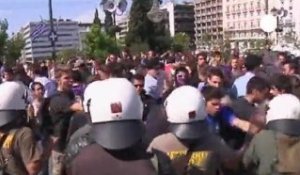 Grèce : face-à-face muclé entre... - no comment