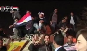 La place Tahrir exulte après la démission de Moubarak