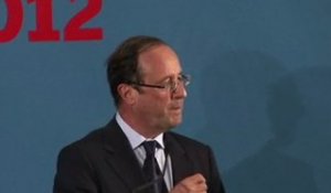 Hollande dit "ça suffit les polémiques"