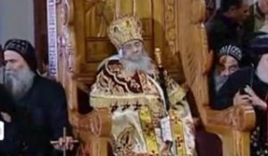 Les coptes pleurent leur patriarche Chenouda III (TV5 Monde)