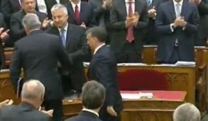 Le président hongrois Pal Schmitt démissionne