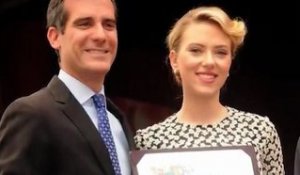 Scarlett Johansson, la 2470ème étoile du "Walk of Fame"