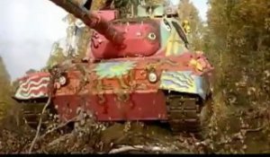 Norwegian hippie to war with his tank