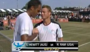 Newport - Hewitt sort Ram, qualifié pour la finale