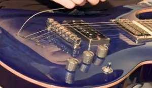 Comment retirer les cordes de sa guitare électrique ? - HD