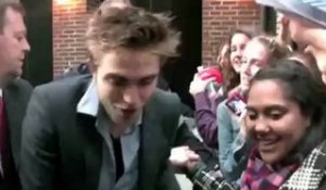 Robert Pattinson chercherait refuge dans un bar country