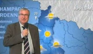 Bruno Bourg-Broc présente la météo à la Foire de Châlons