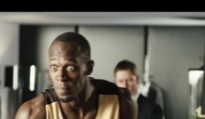 Usain Bolt sprints from airport to stadium: fastest man ever?