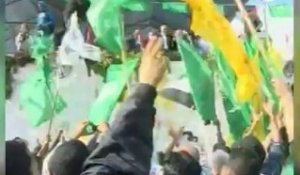 Gaza: les Palestiniens du Hamas et du Fatah fêtent la...