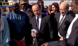 Hollande accueilli à Tombouctou... par un chameau - 02/02