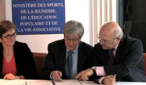 Signature des conventions Emplois d'avenir