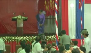 Aung San Suu Kyi plébiscitée comme chef de l'opposition
