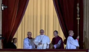 Le nouveau pape s'exprime devant les fidèles à Rome