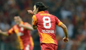 Un coup du sombrero pour un but magique du maitre artificier de Galatasaray !