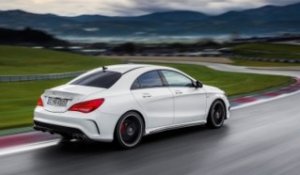 Mercedes CLA 45 AMG en piste