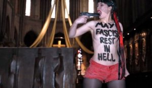 Notre-Dame de Paris : une Femen mime le suicide de Dominique Venner
