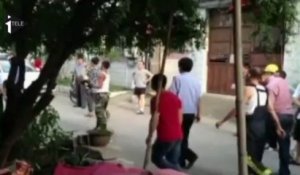 Chine : un nourrisson secouru  après avoir été bloqué dans un conduit de W.C.