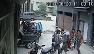 Chine : ils sauvent une fillette tombée du 4e étage