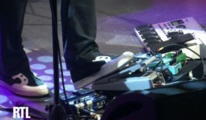 Richard Bona - Impro solo en live dans RTL Jazz Festival présenté par Jean-Yves Chaperon