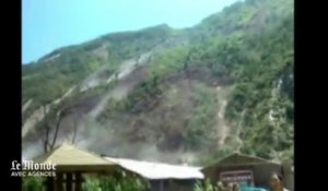 Chine : un glissement de terrain ravage un village du Sichuan