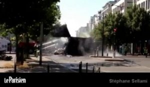 Un camion poubelle en feu en plein Paris