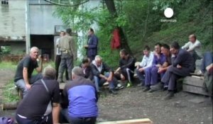 Bosnie: des ouvriers en grève au fond de leur mine