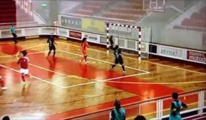 Rita Martins marque un but superbe (Futsal)