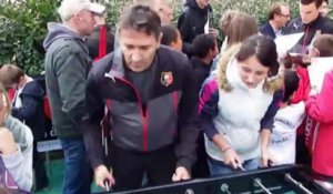 18/09/13 : Philippe Montanier au baby-foot contre les supporters