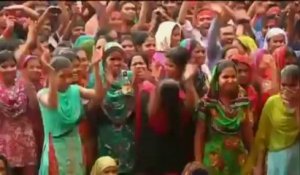 Manifestation géante des ouvriers du textile au Bangladesh