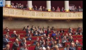 Vincent Peillon hué à l'Assemblée par les députés UMP