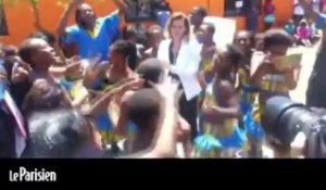La danse de Valérie Trierweiler avec des enfants sud-africains