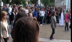 Lorient. Flashmob surprise au lycée Colbert