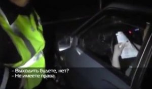 Contrôle de police en mode russe... je t'eclate la vitre et te fais sortir!!