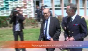 Brest. Jean-Yves Le Drian visite le Shom