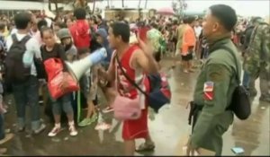 A Tacloban, un couvre-feu et des soldats pour empêcher les pillages
