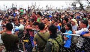 Philippines : la distribution de l'aide rencontre quelques problèmes à Tacloban
